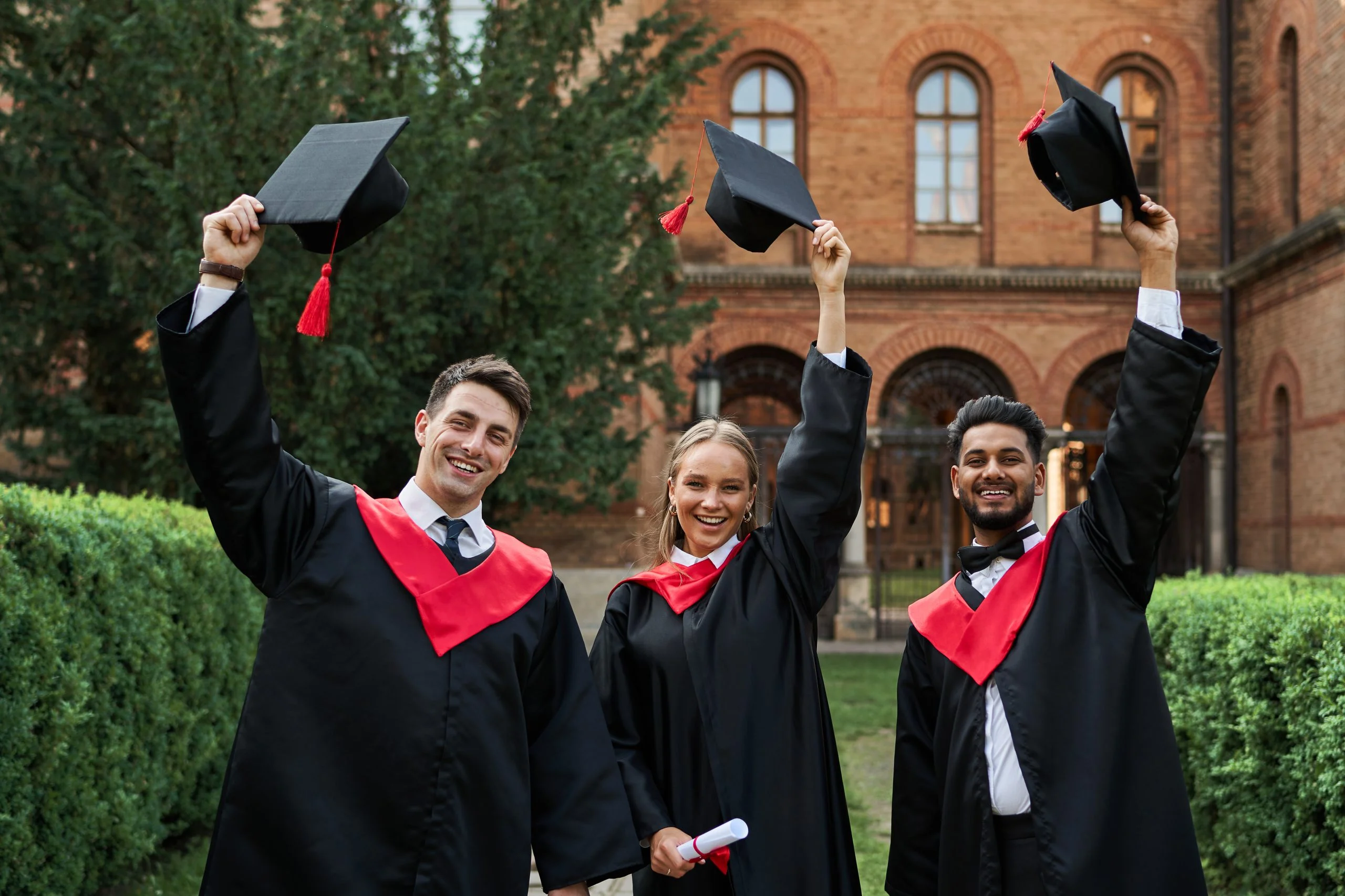 Computing graduate ready to progress from the Level 5 Diploma to a UK BSc (Hons) top-up degree
